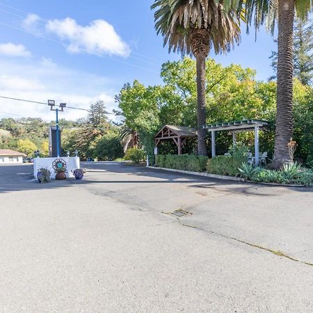 Vineyard Valley Inn Cloverdale Εξωτερικό φωτογραφία